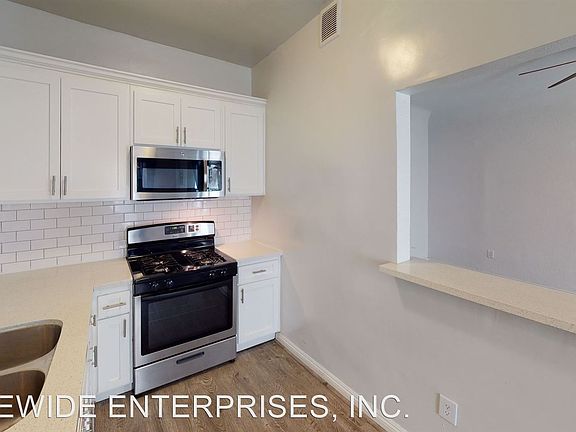 3rd image of 1645 N Alexandria Ave APT 108