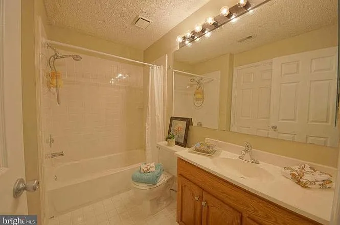 3804 Green Ridge Ct #202A — Photo 3