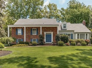 823 Knollwood Ter, Westfield, NJ 07090