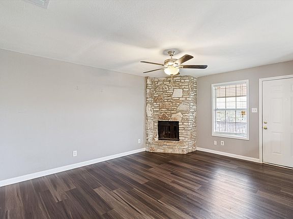 3rd image of 608 Bracewood Cir APT A