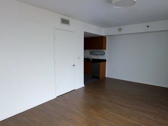 3rd image of 50 Biscayne Blvd APT 3703