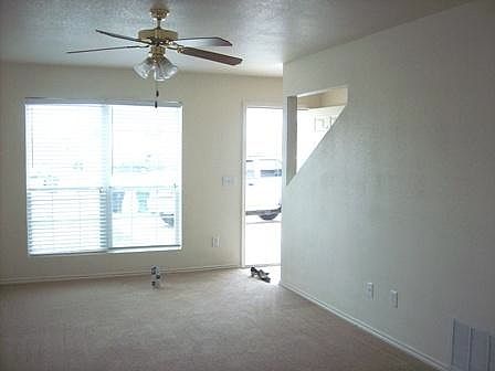 2nd image of 2004 Monte Carlo Ln APT C