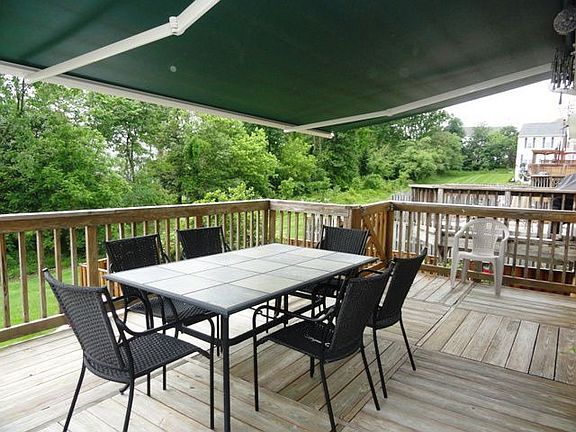 Rear Deck with Sun-setter Awning