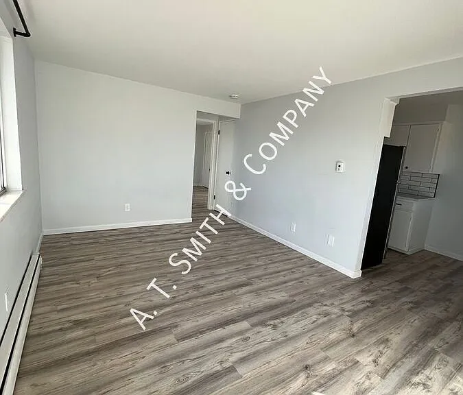 5437 Dover St #J — Photo 3