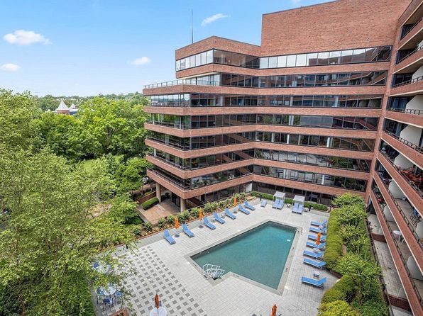 2555 Pennsylvania Ave NW APT 807