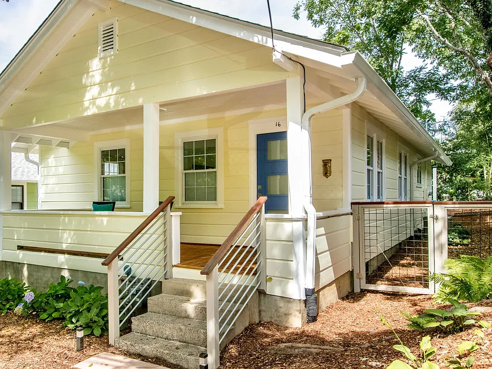 16 Monroe Pl