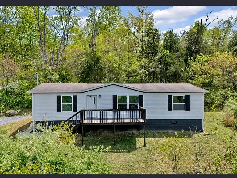 255 Kistner Rd — Photo 2