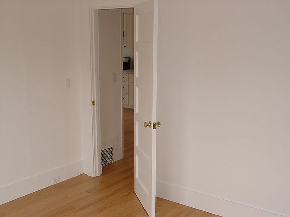 3rd image of 964 Ashbury St
