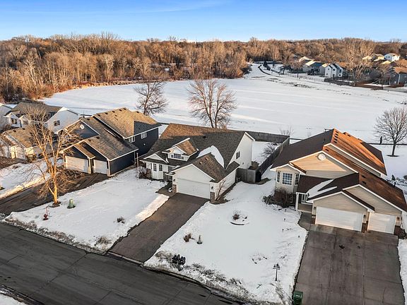 3rd image of 10689 Able St NE