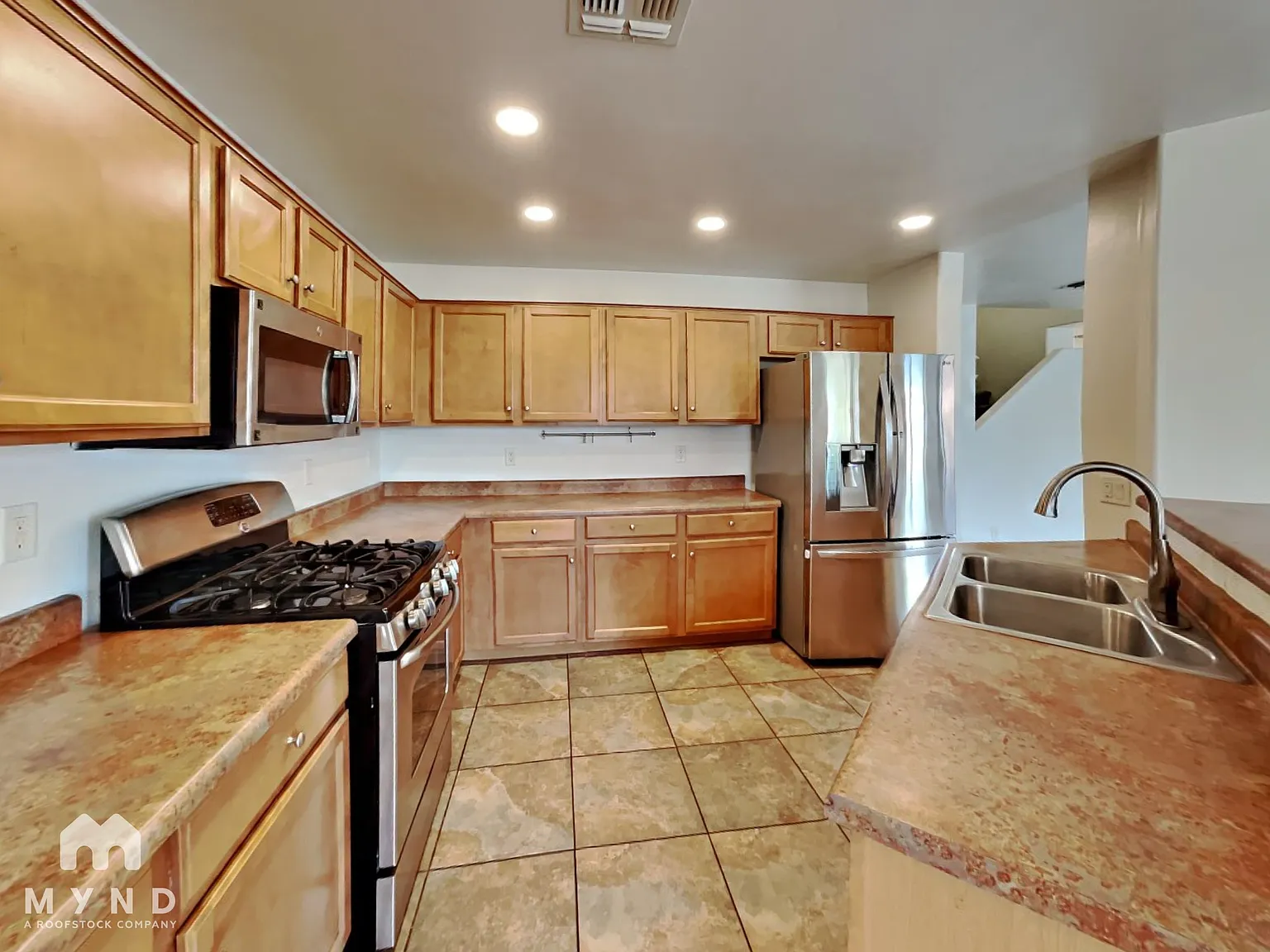 4 bed, 3.0 bath, 2276 sqft, $2,299 — Photo 3