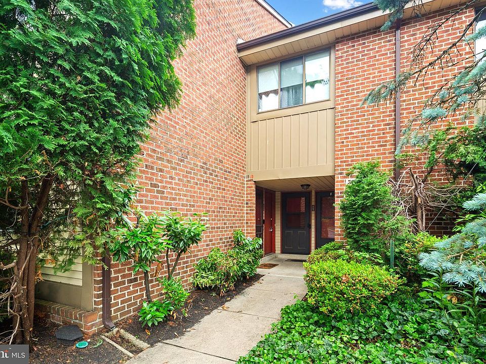 1st image of 503 Cypress Point Cir #B