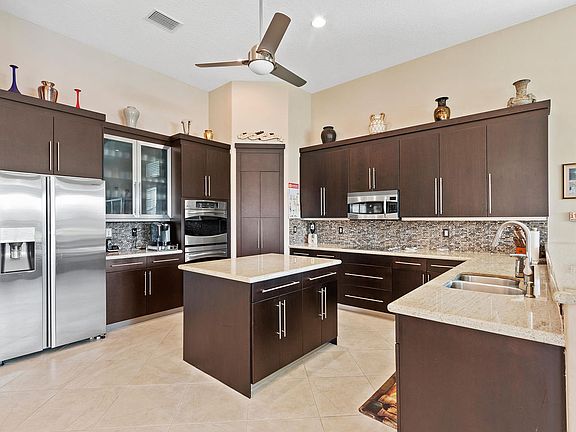 3rd image of 6992 Corning Cir