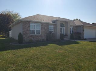 416 Eagle Ridge Dr, Chatham, IL 62629