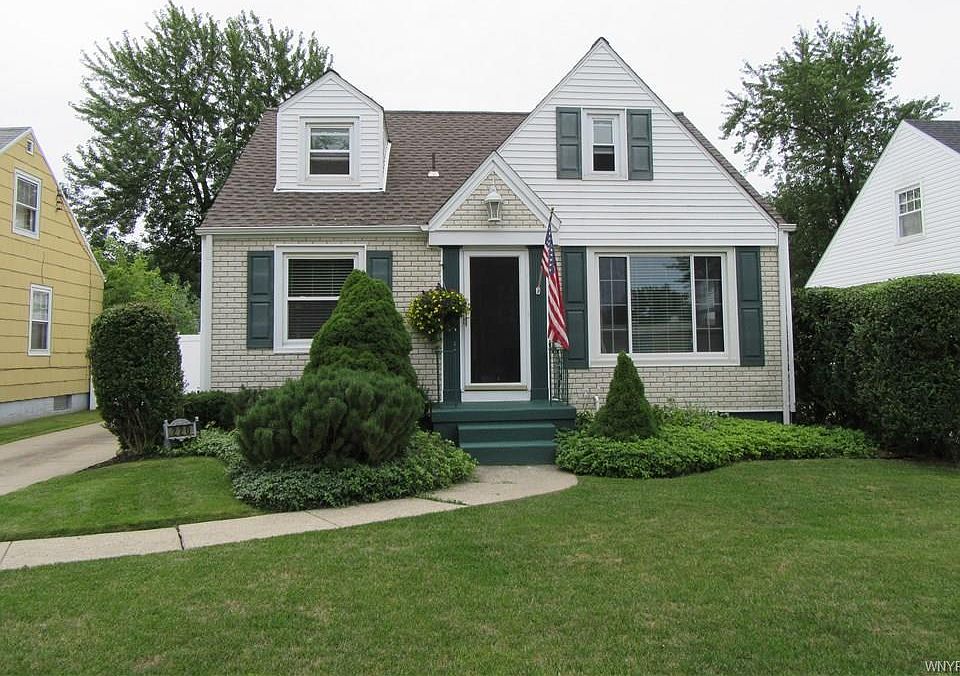 1st image of 220 Wrexham Ct N