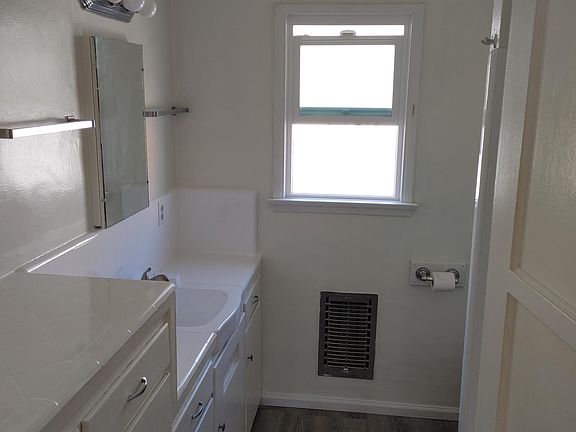 5th image of 909 15th St Unit B