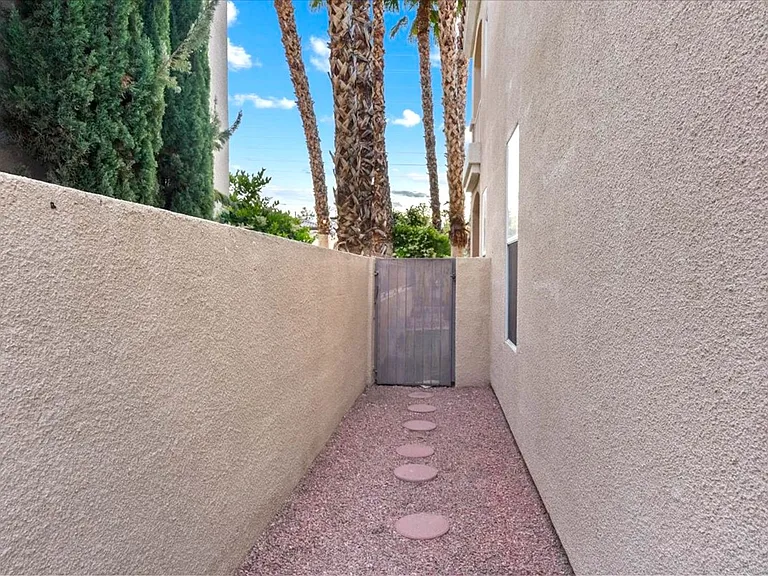 1708 Cordoba Canyon St — Photo 36