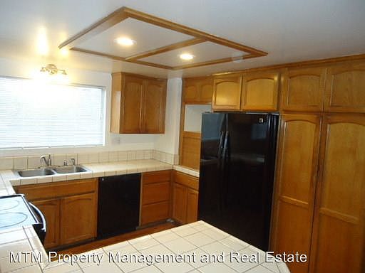 5th image of 9304 Marilla Dr