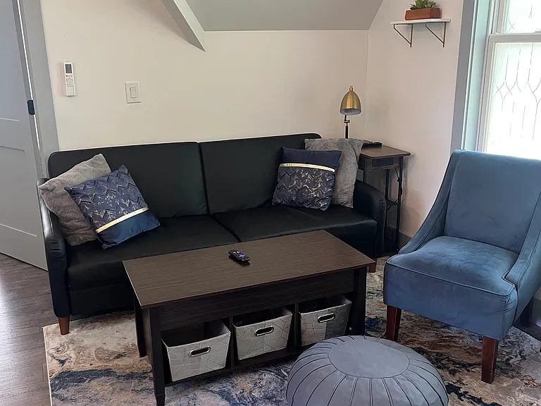 2106B Grantland Ave — Photo 10