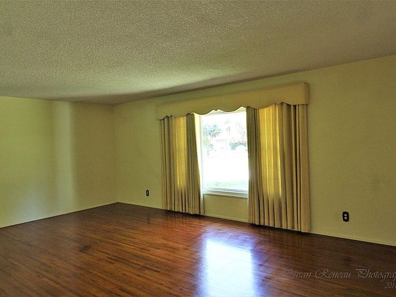 3rd image of 4530 N Arthur Ave