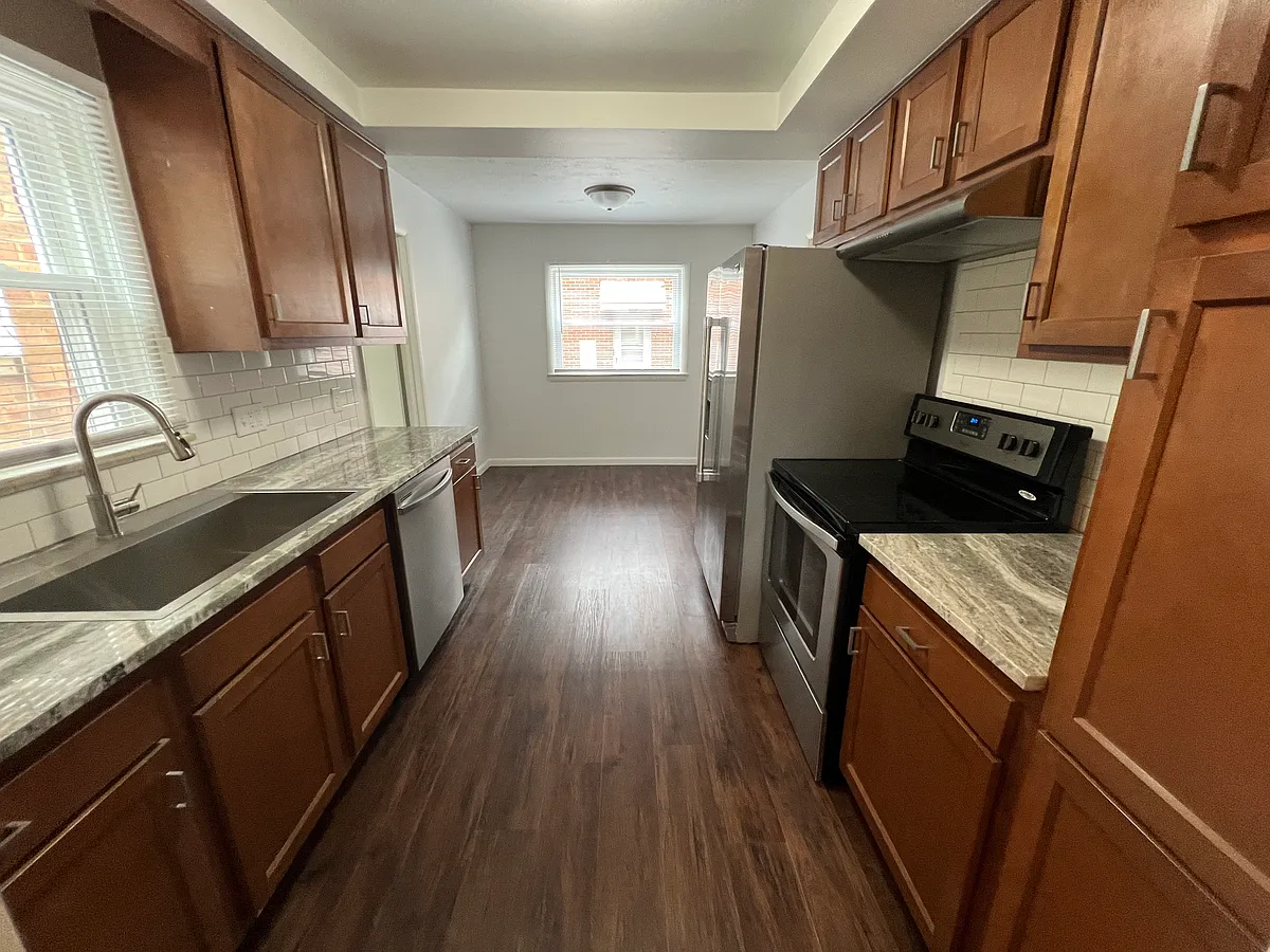 Kitchen. - 14294 Cedar Rd #1