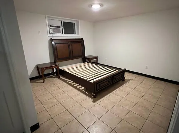 (undisclosed Address), Flushing, NY 11367