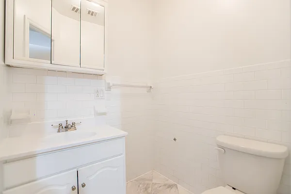 Rented by Key City Capital Inc | media 18