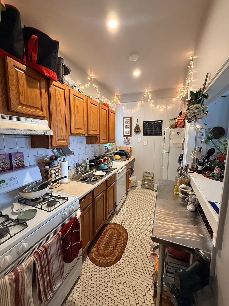 Building Photo - 1211 Commonwealth Ave #4BG