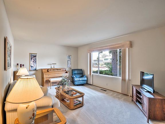 3rd image of 7950 Hansom Dr