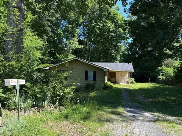 196 Pinebrook Dr, Rocky Face, GA 30740