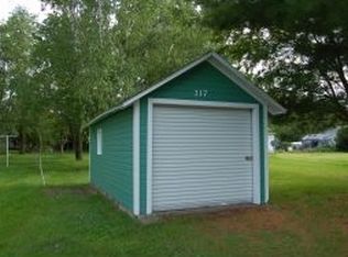317 Wisconsin St, Waupaca, WI 54981