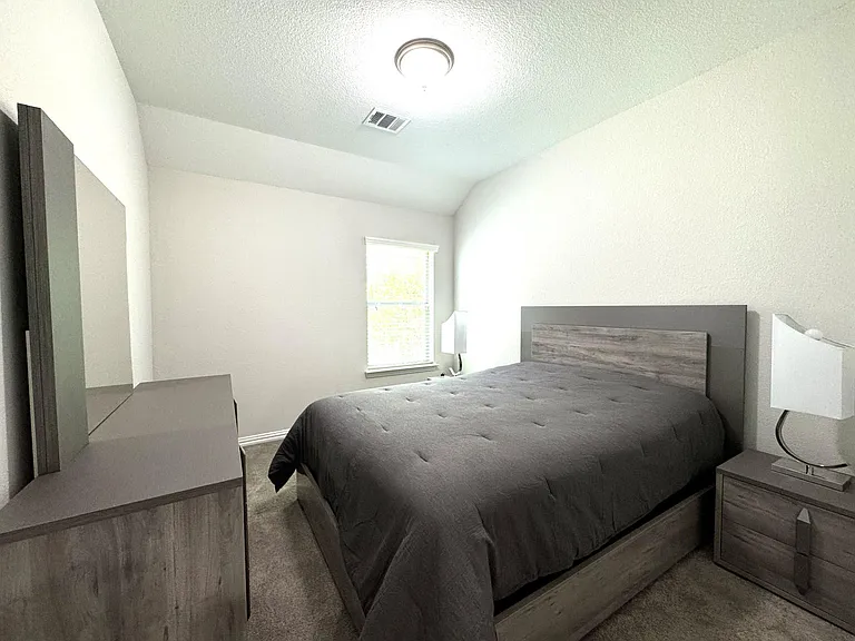 2416 Lynx Ct — Photo 8