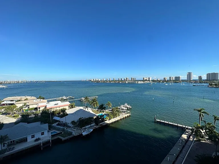 2650 Lake Shore Dr #1001 — Photo 36