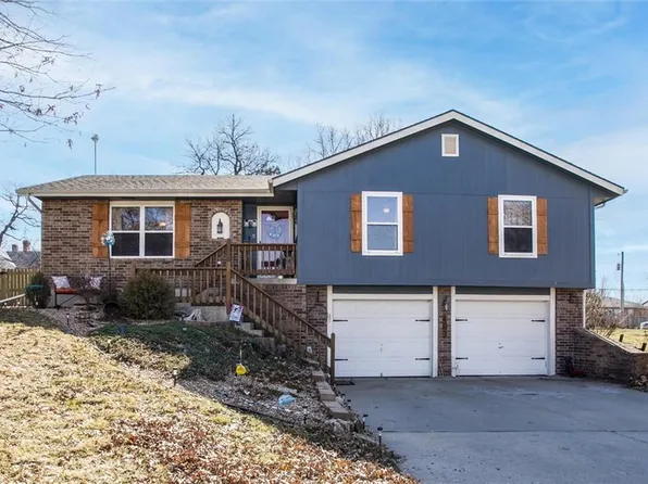 403 Oakwood St, Harrisonville, MO 64701