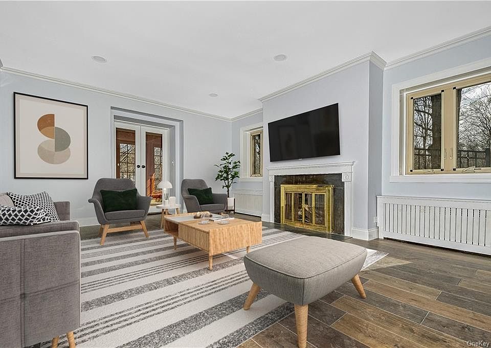 1st image of 234 Douglas Pl