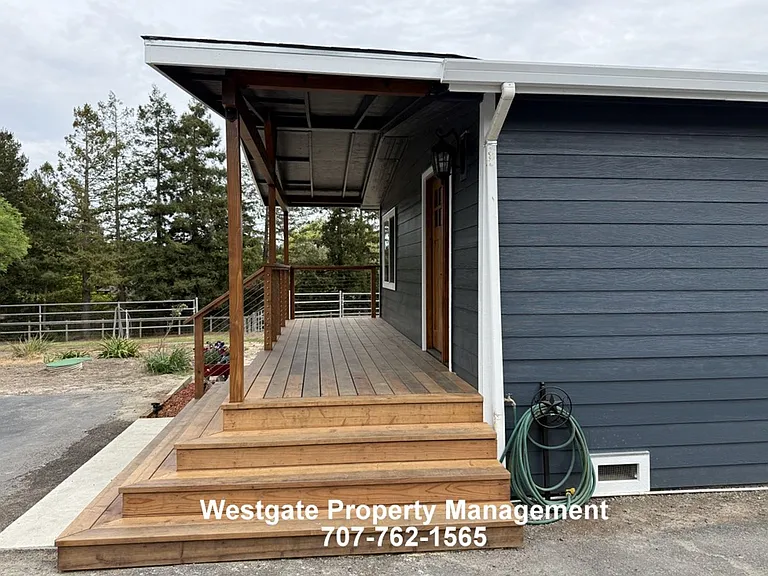 965 Eastman Ln — Photo 29