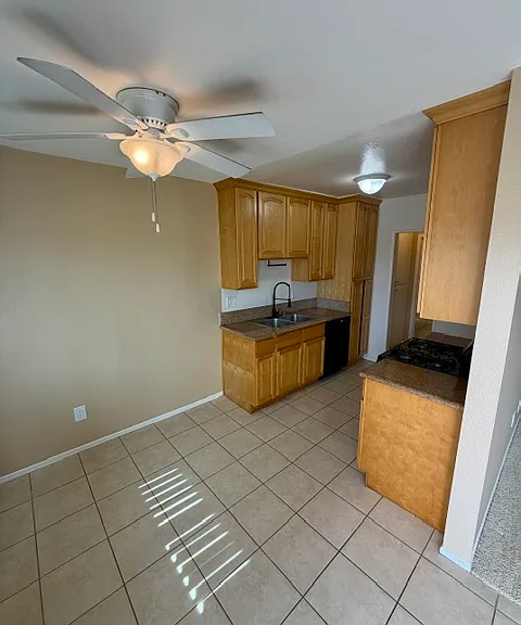 1009 Georgia St #25 — Photo 12