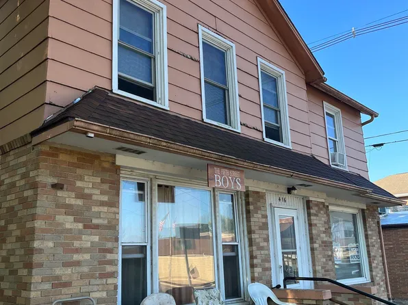 416 N 5th St, Lacon, IL 61540