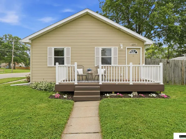 6241 Gladstone St, Lincoln, NE 68507