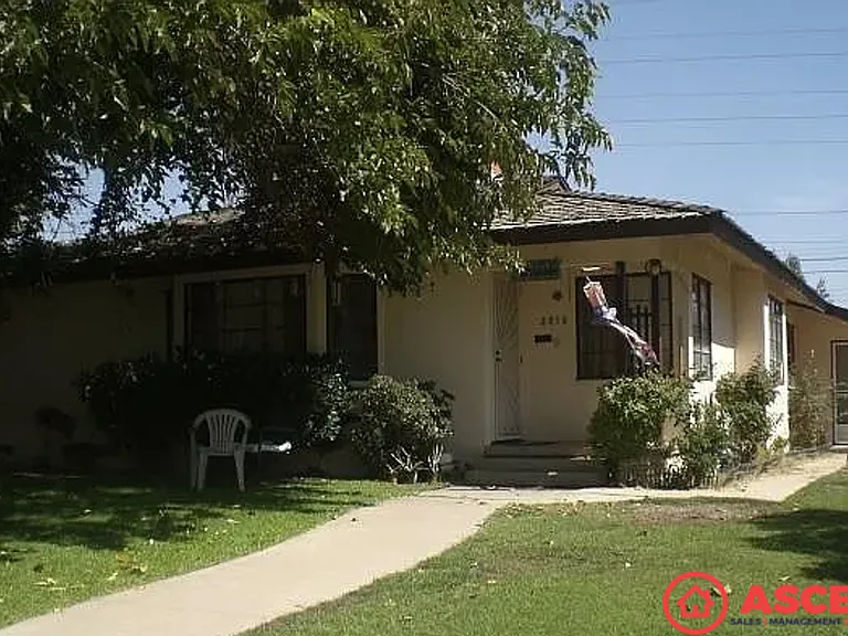 2816 Ashby St — Photo 1
