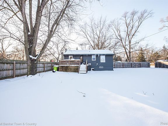 4th image of 4383 Green Lake Rd