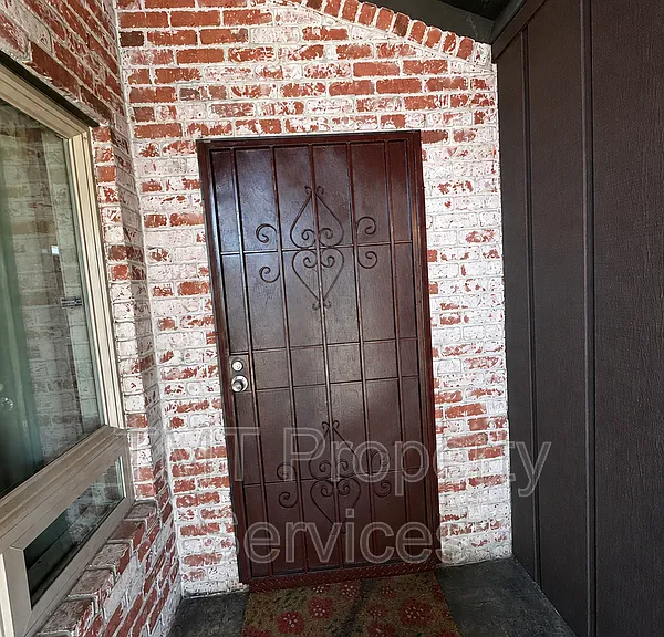 930 Graywood Cir — Photo 8