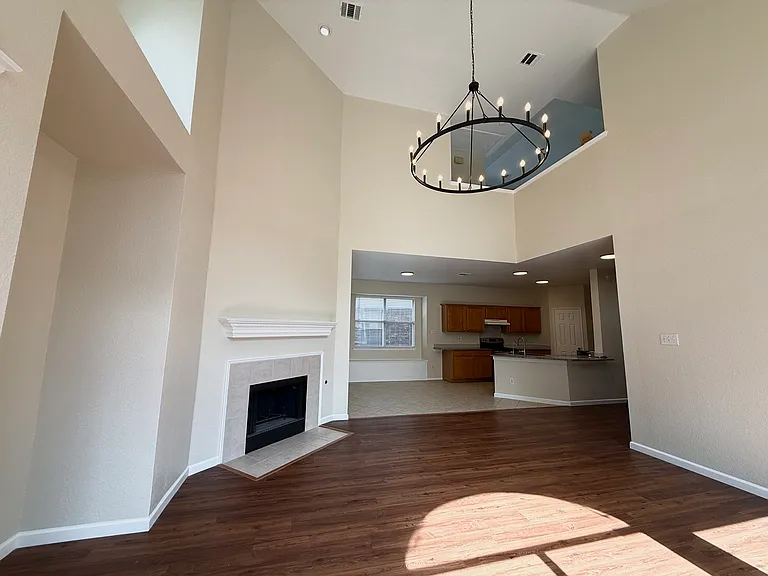 1534 Broadmoor Dr — Photo 7