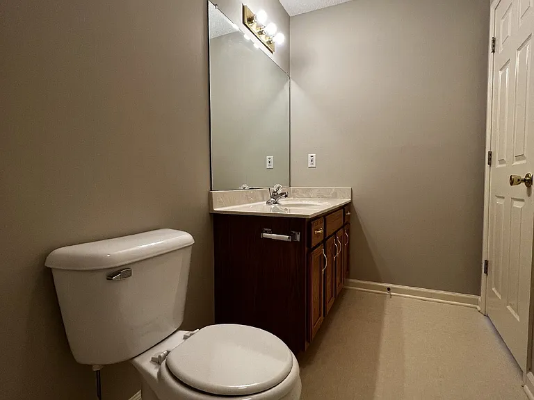 3427 Poplar Hl — Photo 17