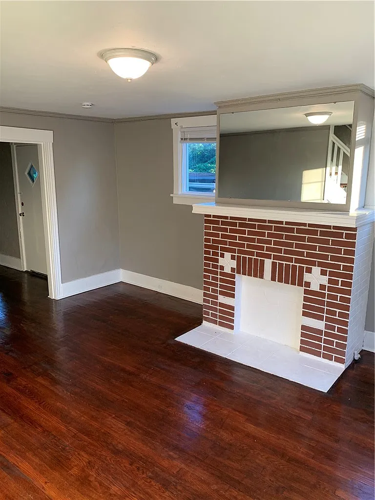 4 bed, 1.5 bath, 1474 sqft, $2,050 — Photo 4