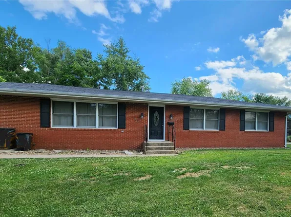 420 W Locust St, Bowling Green, MO 63334