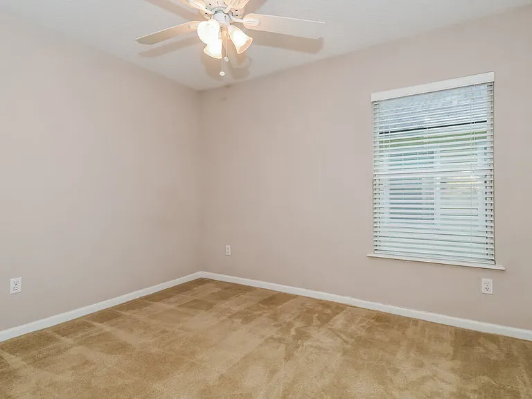 948 Collinswood Dr — Photo 12
