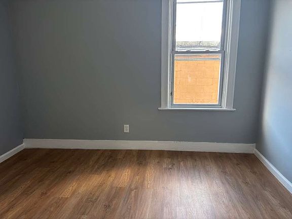 4th image of 112 S 15th St Floor 1