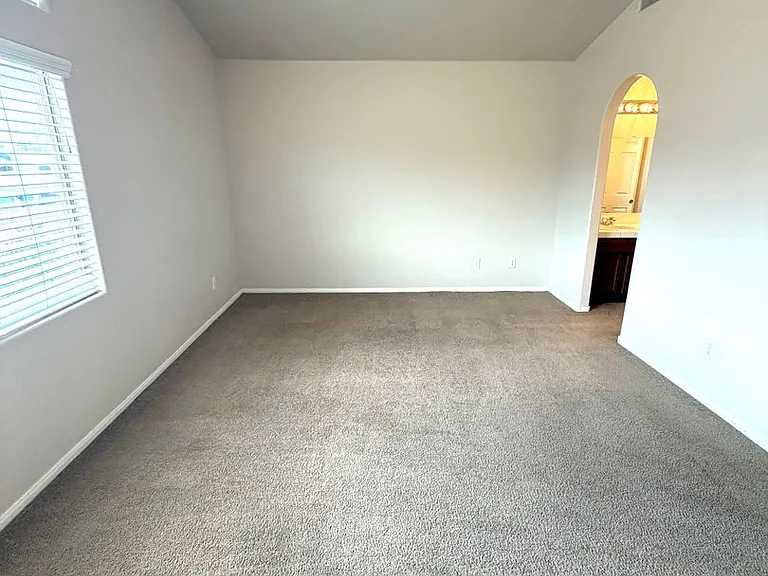 8346 Fame Ave — Photo 25