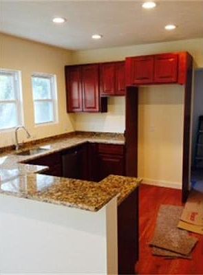 5th image of 755 Park St