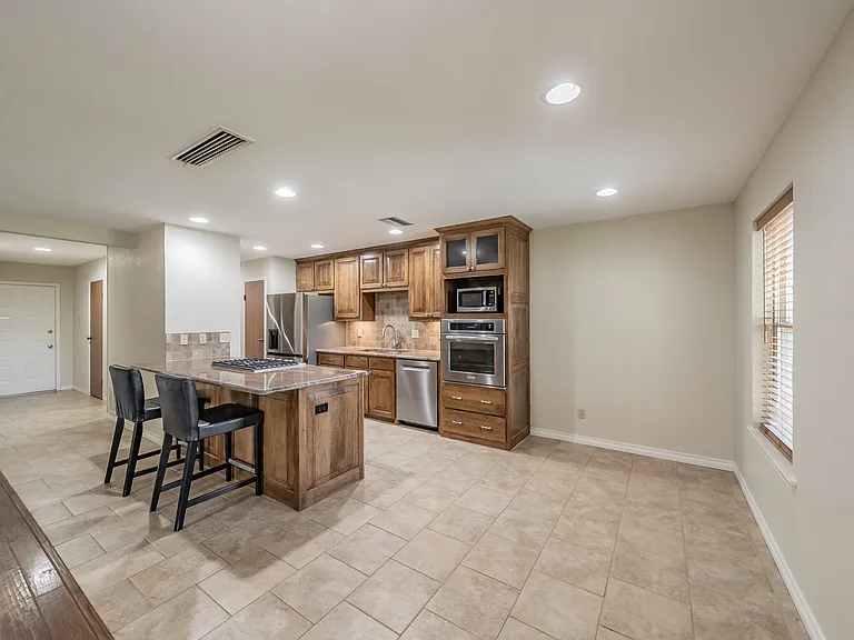 3609 Spring Meadow Ln — Photo 7